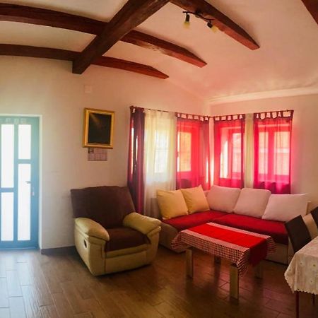 Apartmani Janja Starigrad Paklenica Bagian luar foto