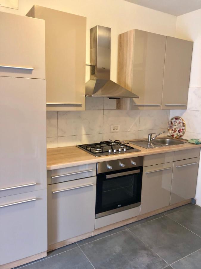 Apartmani Janja Starigrad Paklenica Bagian luar foto