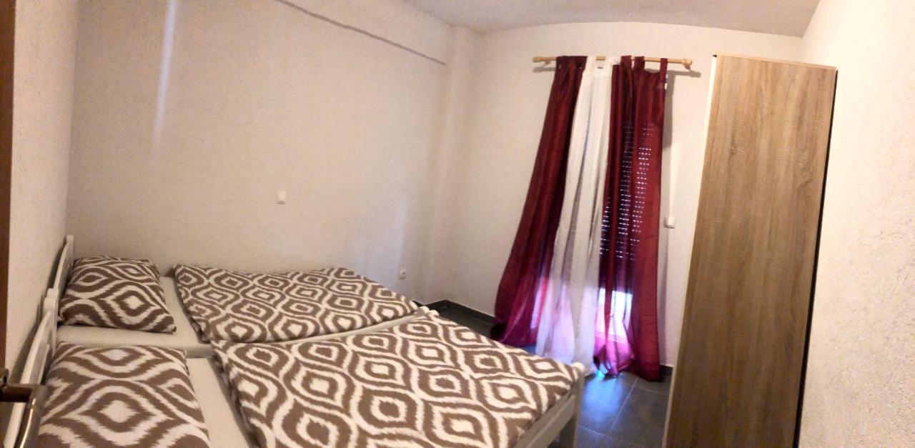 Apartmani Janja Starigrad Paklenica Bagian luar foto