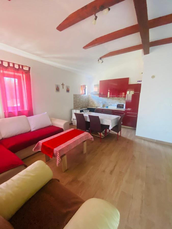 Apartmani Janja Starigrad Paklenica Bagian luar foto