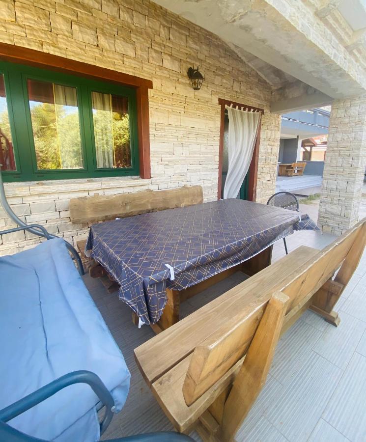 Apartmani Janja Starigrad Paklenica Bagian luar foto